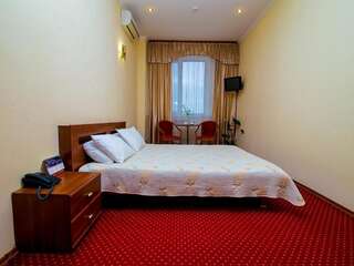 Отель Sunlight Hotel Харьков Стандартный двухместный номер с 1 кроватью-1